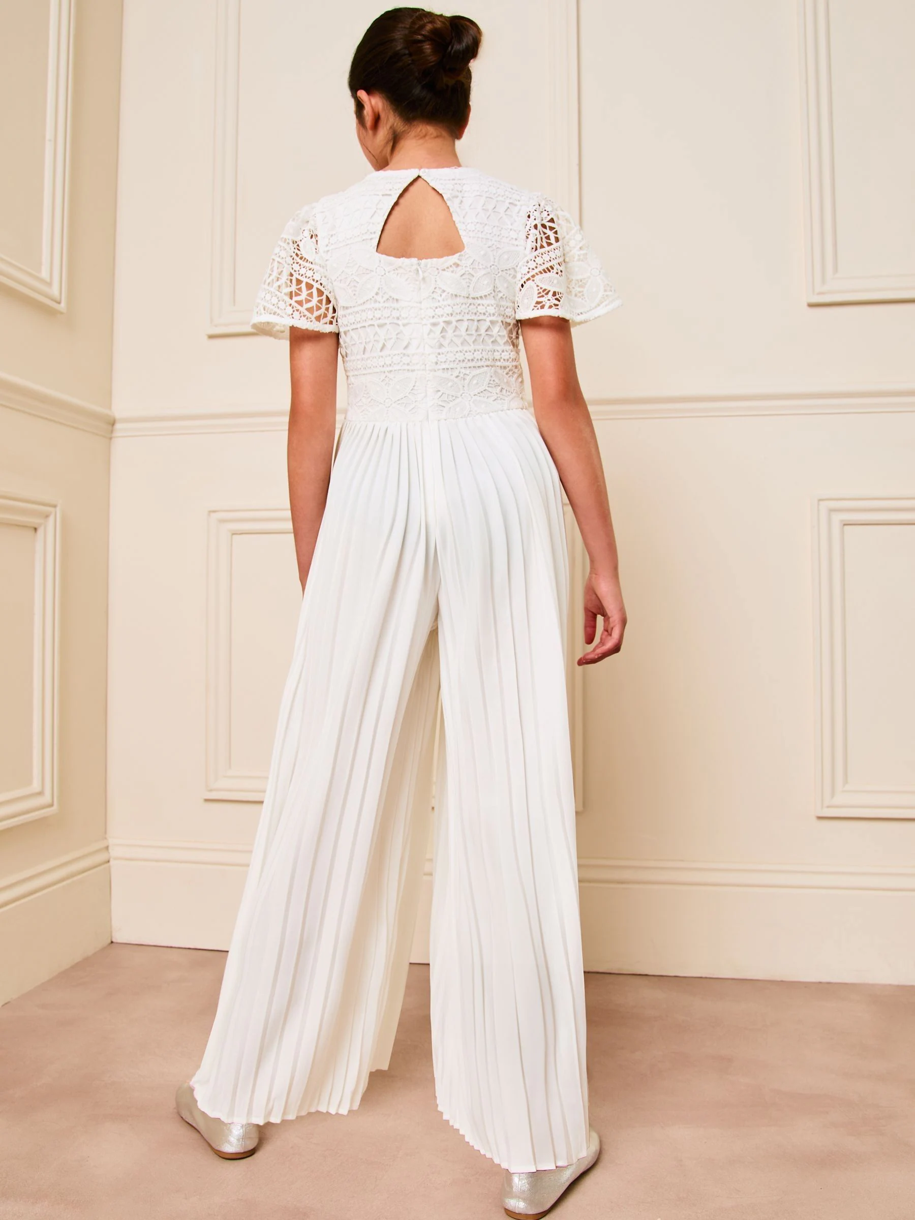 Wit - Lipsy geplooide gelegenheids-jumpsuit met fladdermouwen (5-16jr)
