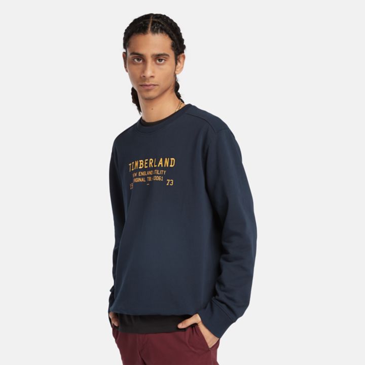 Moletom utilitário masculino com gola redonda na cor azul marinho.