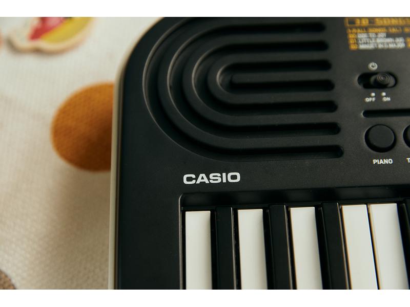 Casio Keyboard SA-51 Keyboard mit 32 Mini-Tasten und 100 Klangfarben