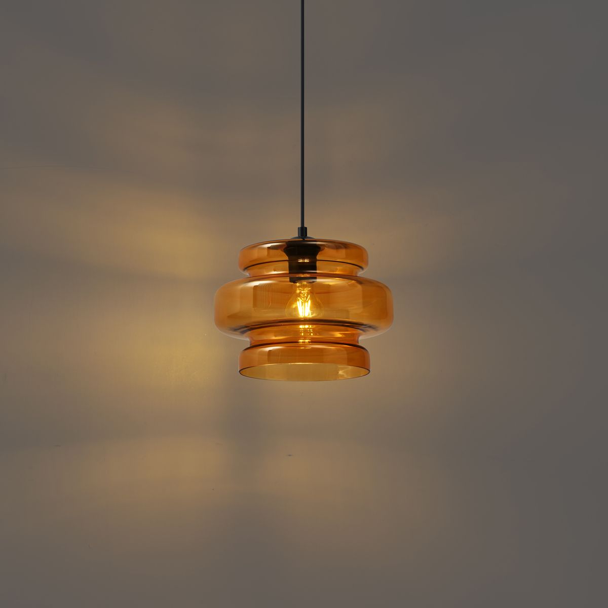 Retro hanglamp zwart met oranje glas - Denise
