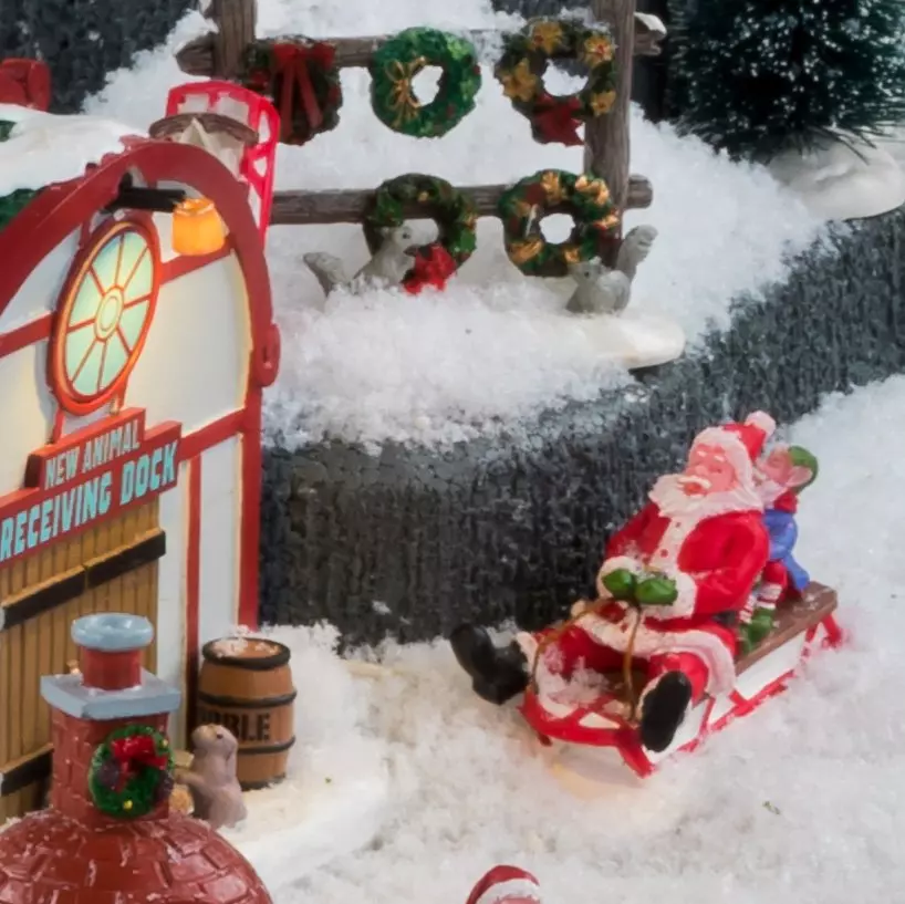 Personnage Lemax Père Noël en luge