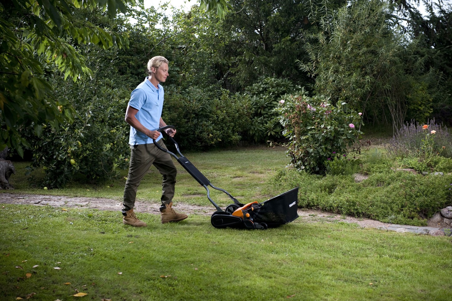 Fiskars - StaySharp Max Håndplæneklipper + Græsopsamler