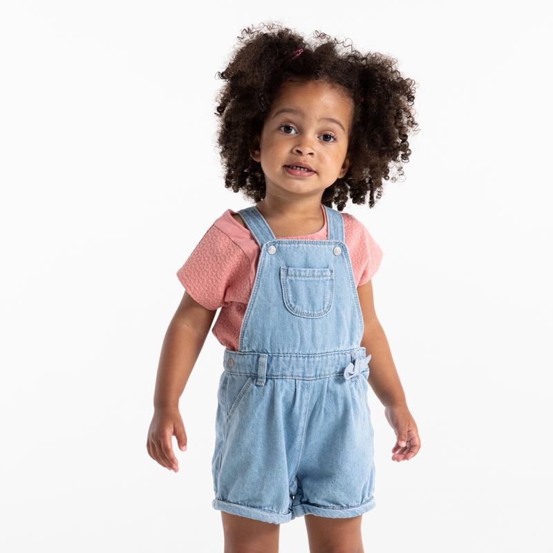Salopette courte en jean bleue bébé fille