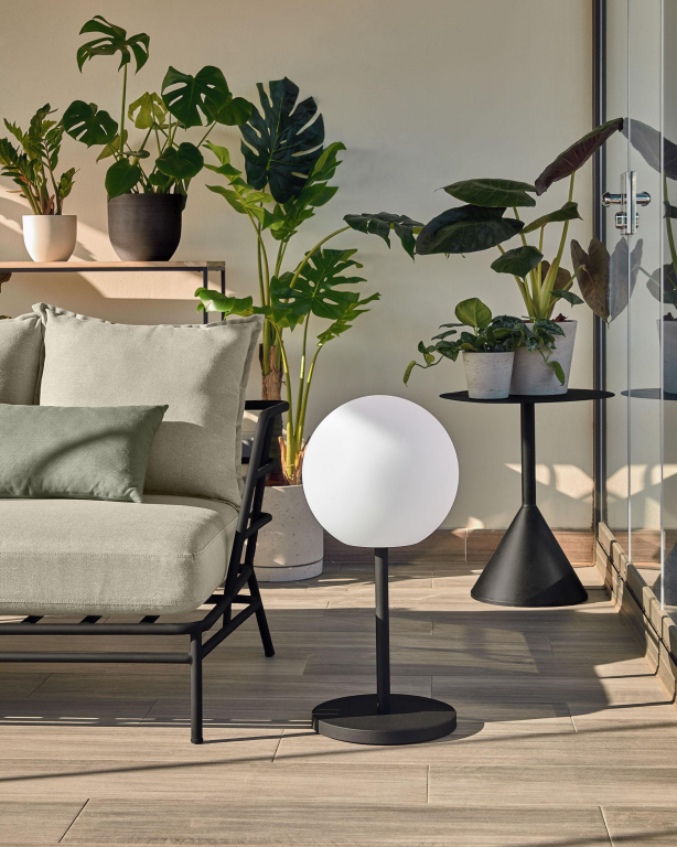 Kave Home Dinesh tafellamp oplaadbaar LED zwart