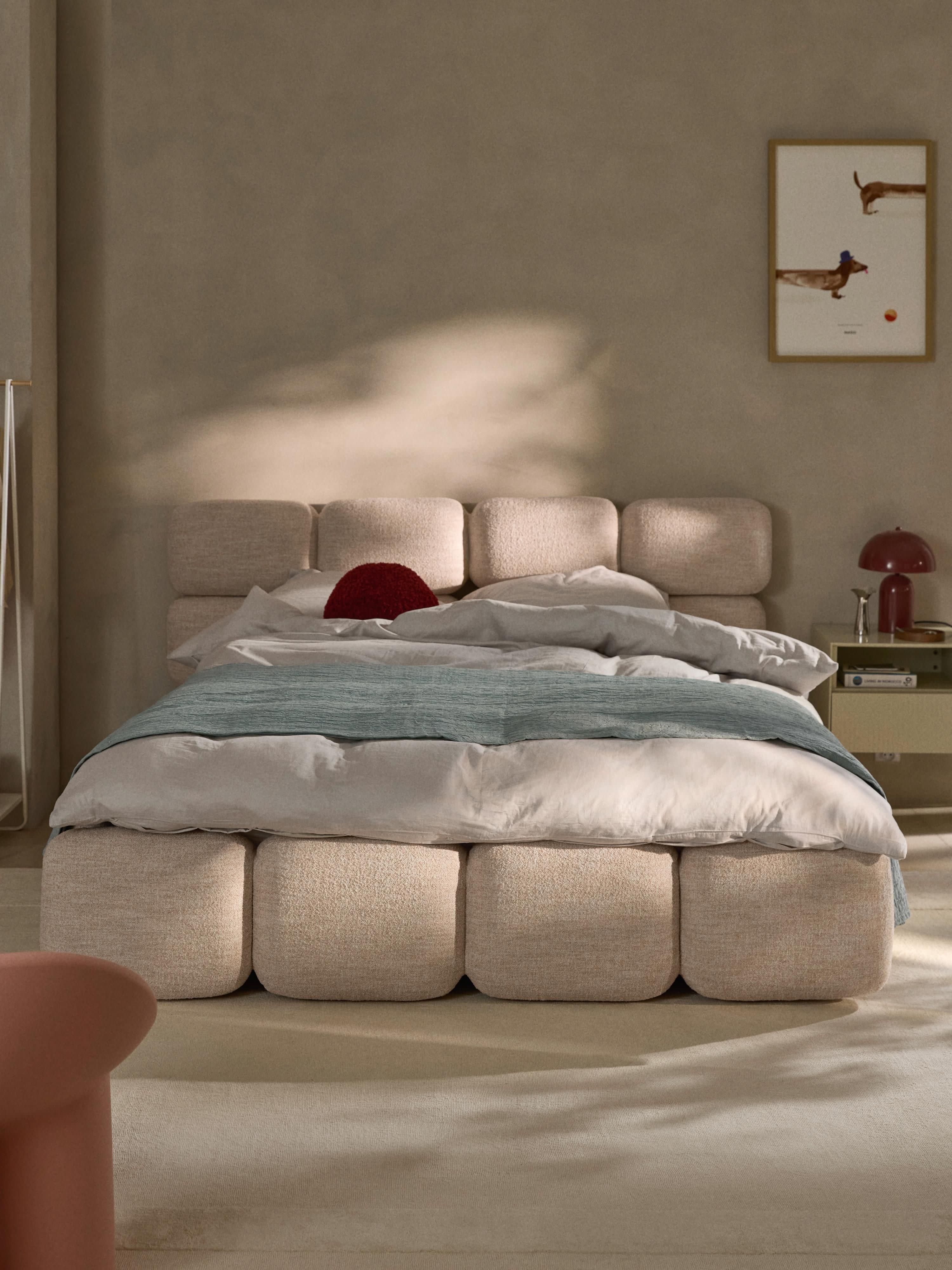 Gestoffeerd bed Tayla van bouclé met opbergruimte