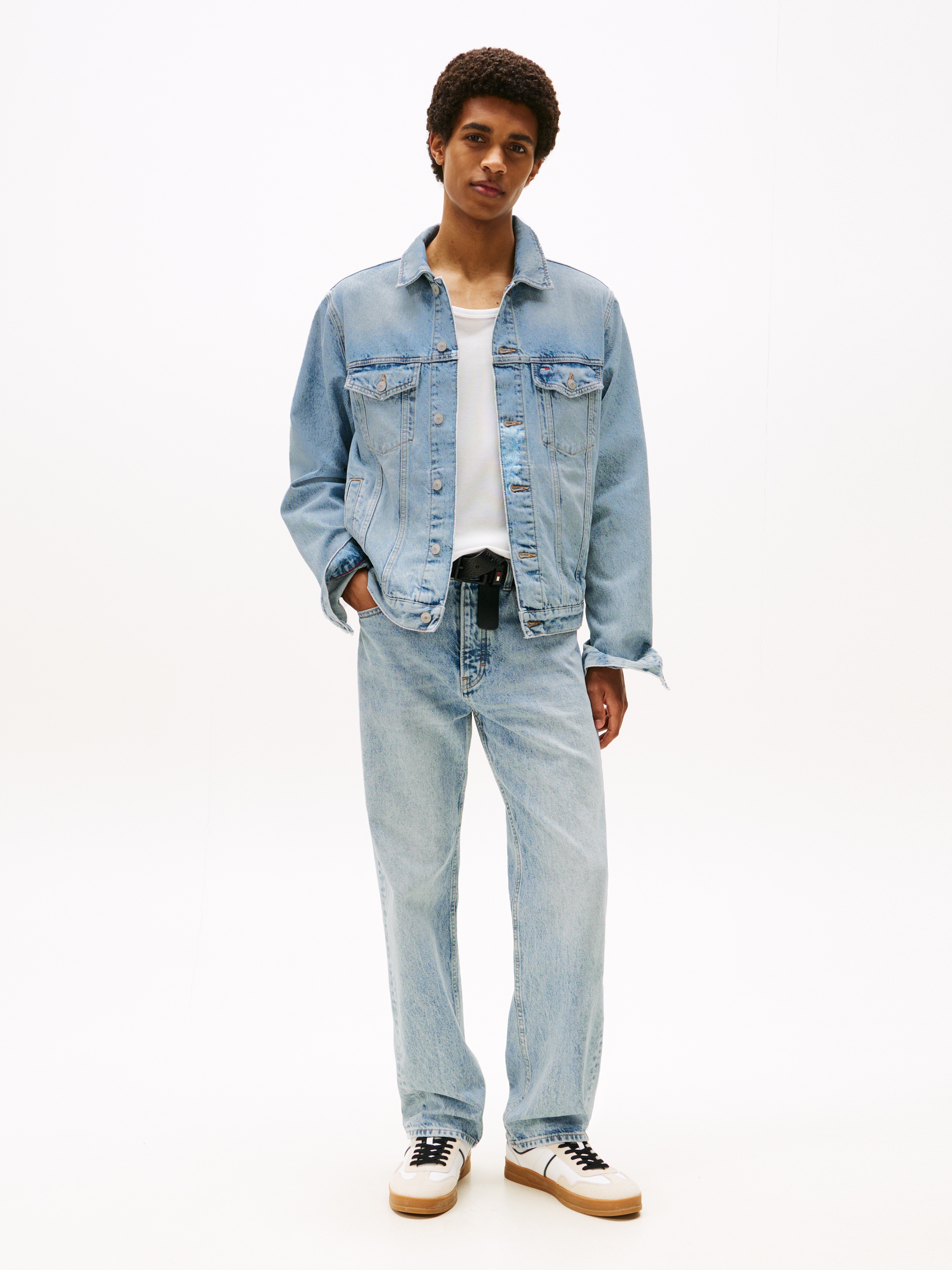 Tommy Jeans Jeansjacke »RYAN RGLR TRCKR RWB  EXT CI6033« ohne Kapuze Freizeitjacke, Übergangsjacke,  Mit Rundhalsausschnitt