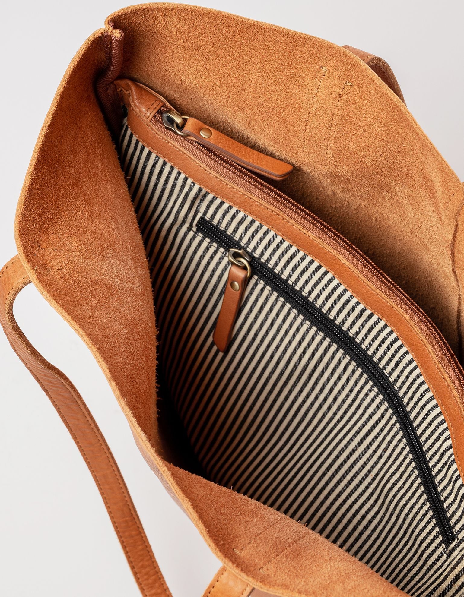 Georgia - Wild Oak Soft Grain Leather