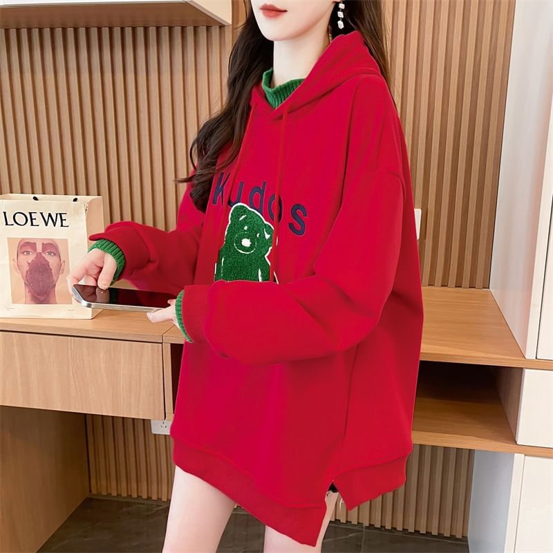 Honey River - Oversized hoodie met geborduurde beer