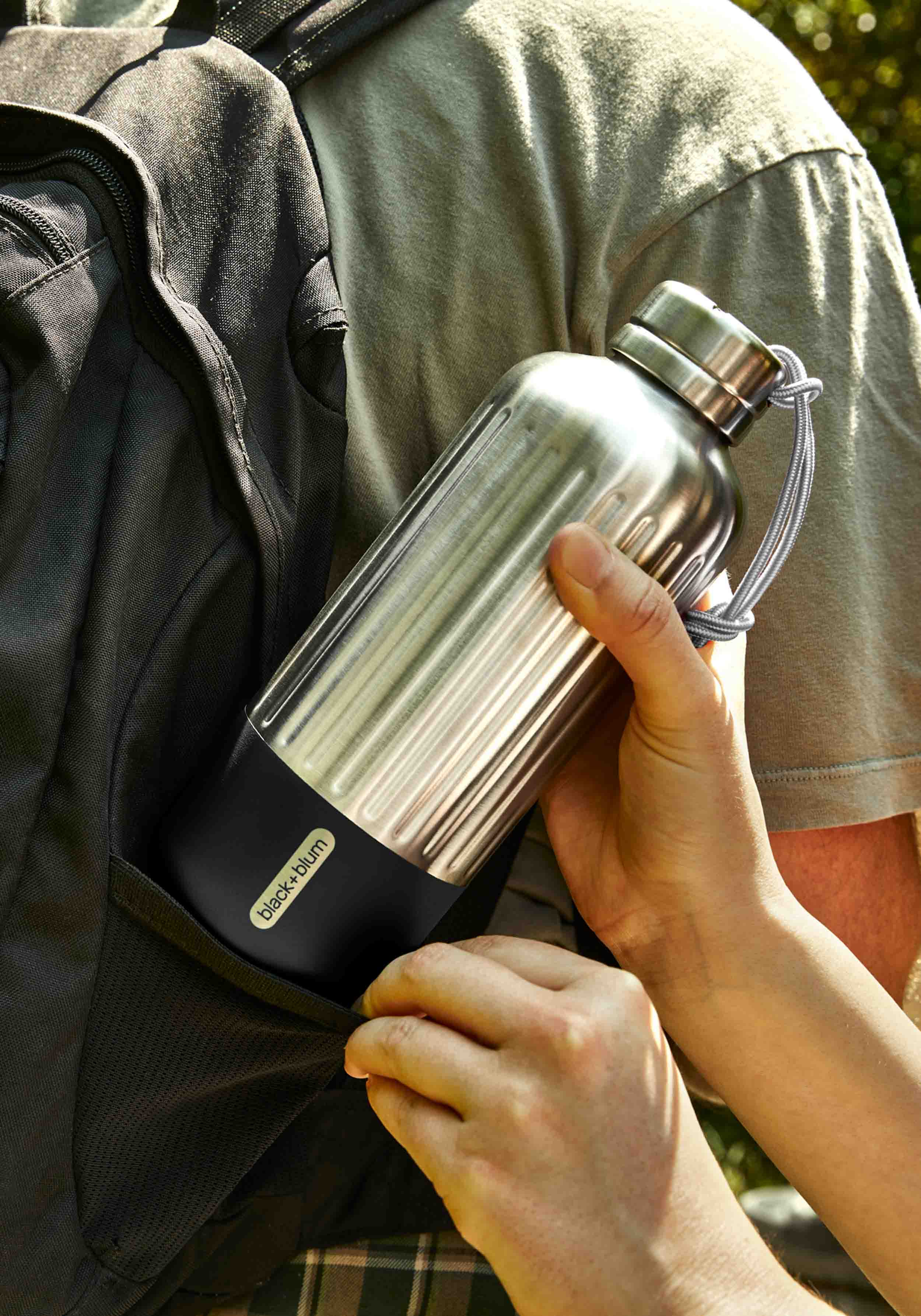 Black   Blum Explorer Bottle Isolierte Wasserflasche 850ml Black