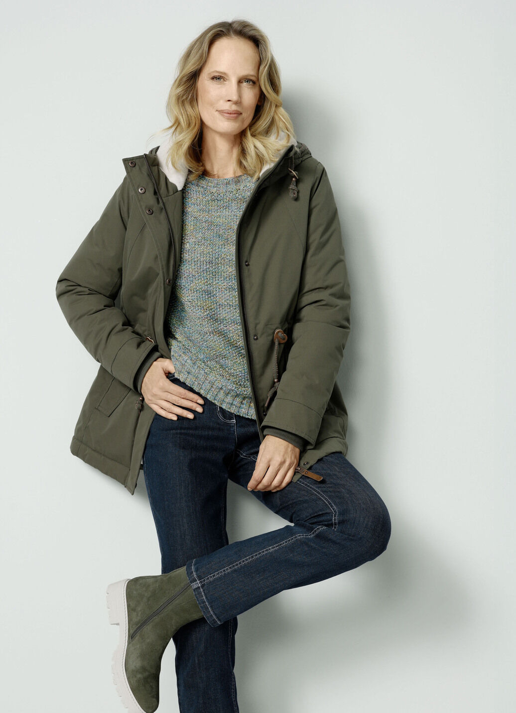Funktionsjacke mit fester Kapuze