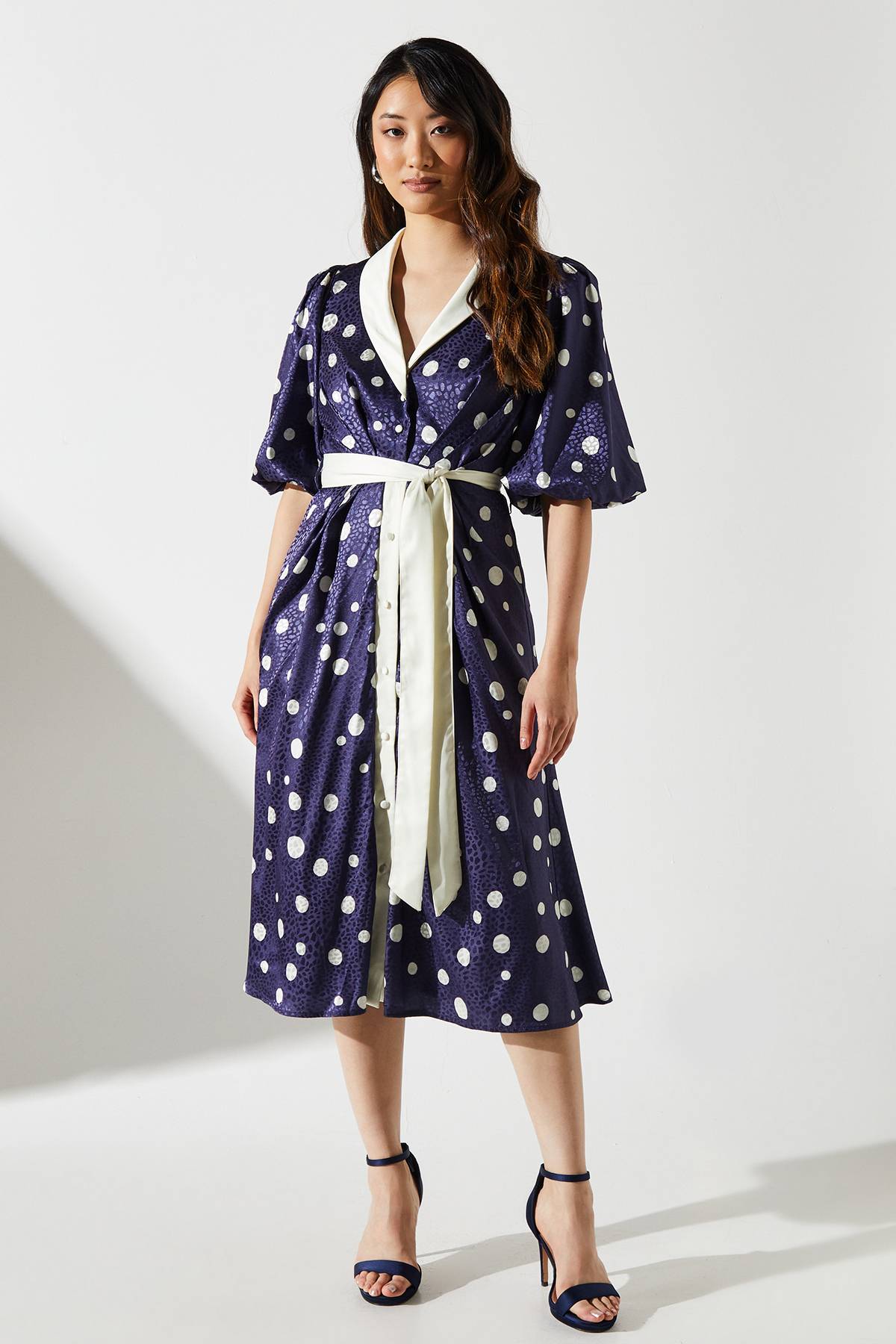 Coast Robe Portefeuille Satinée à Pois Manches Courtes