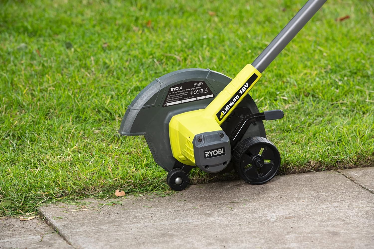 RYOBI 18 V ONE+ Akku-Rasenkantenschneider RY18EGA-0 (Verstellbarer Griff, 22 cm Messer, 4-stufige Schnitthöheneinstellung, ohne Akku und Ladegerät)
