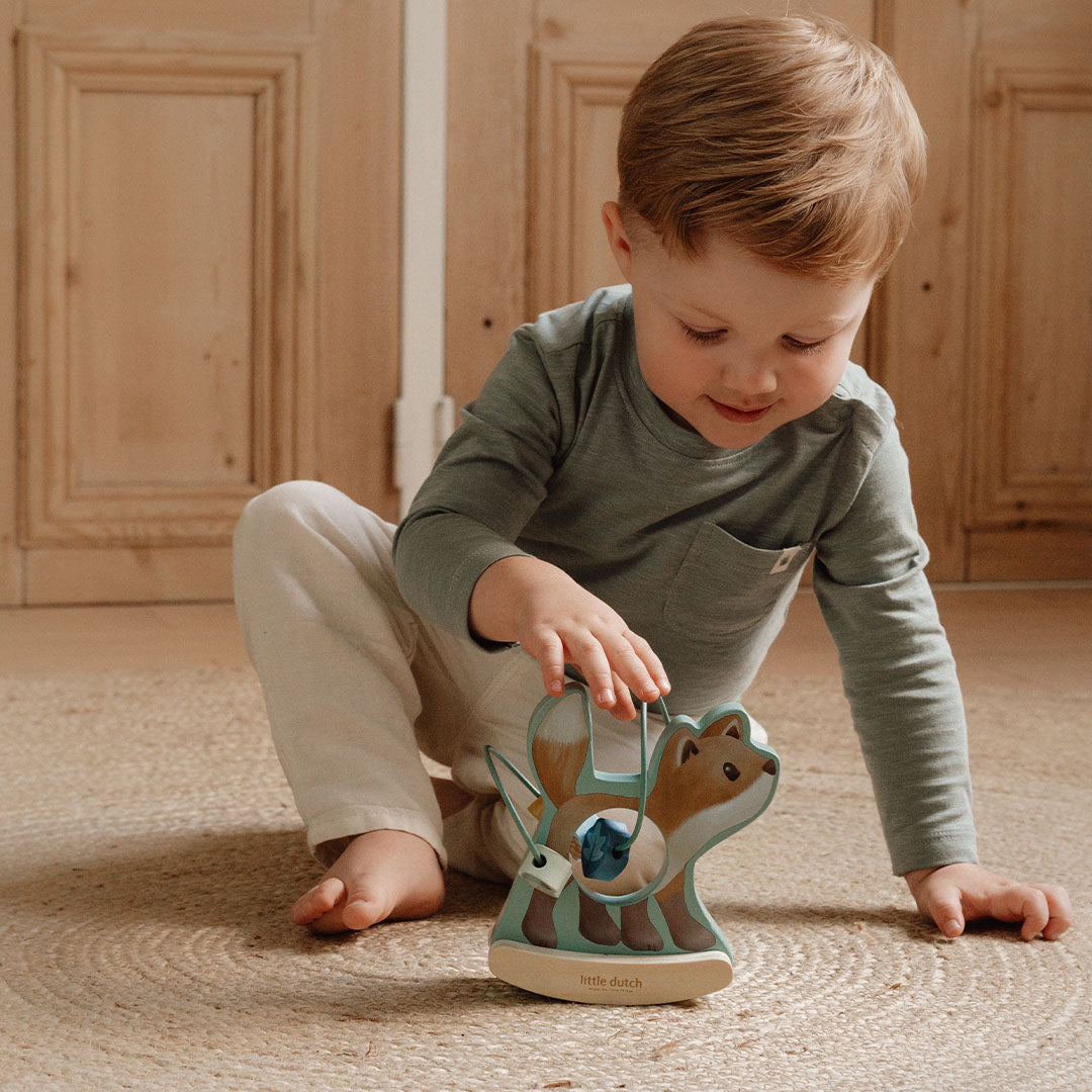 Little dutch wiebeldier met activiteitenlooping