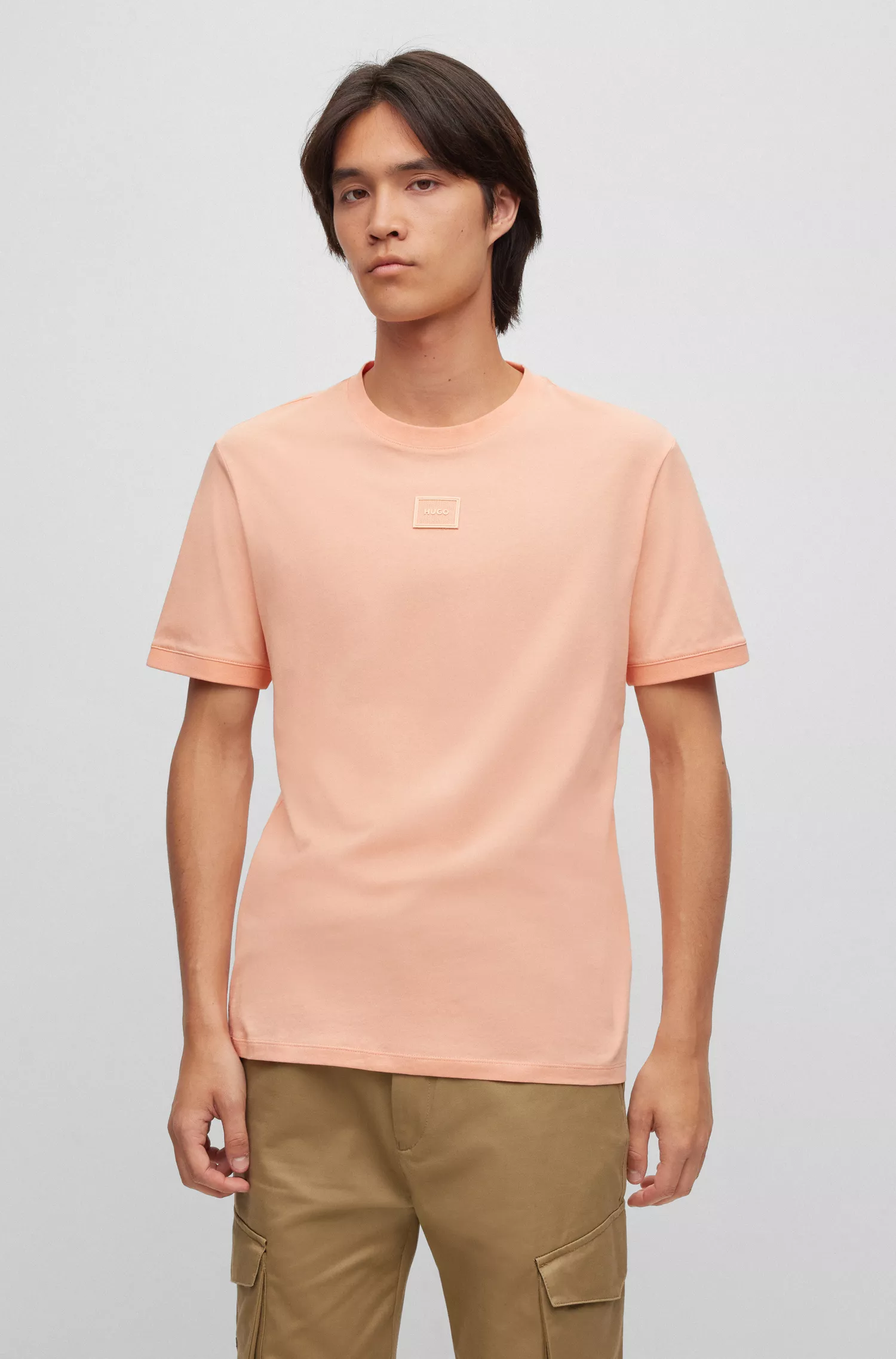 Camiseta HUGO vermelha em malha de algodão com etiqueta de logotipo em tom sobre tom