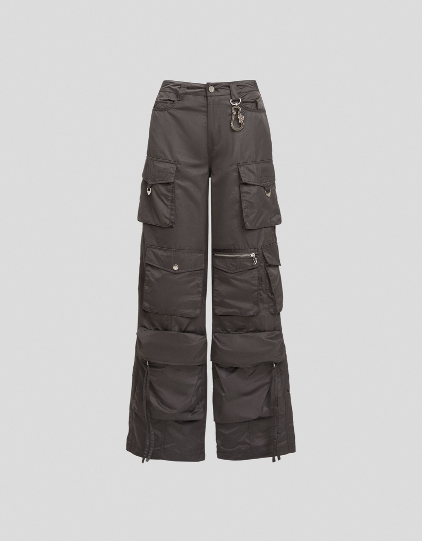 Calça cargo multibolsos Generation Bershka