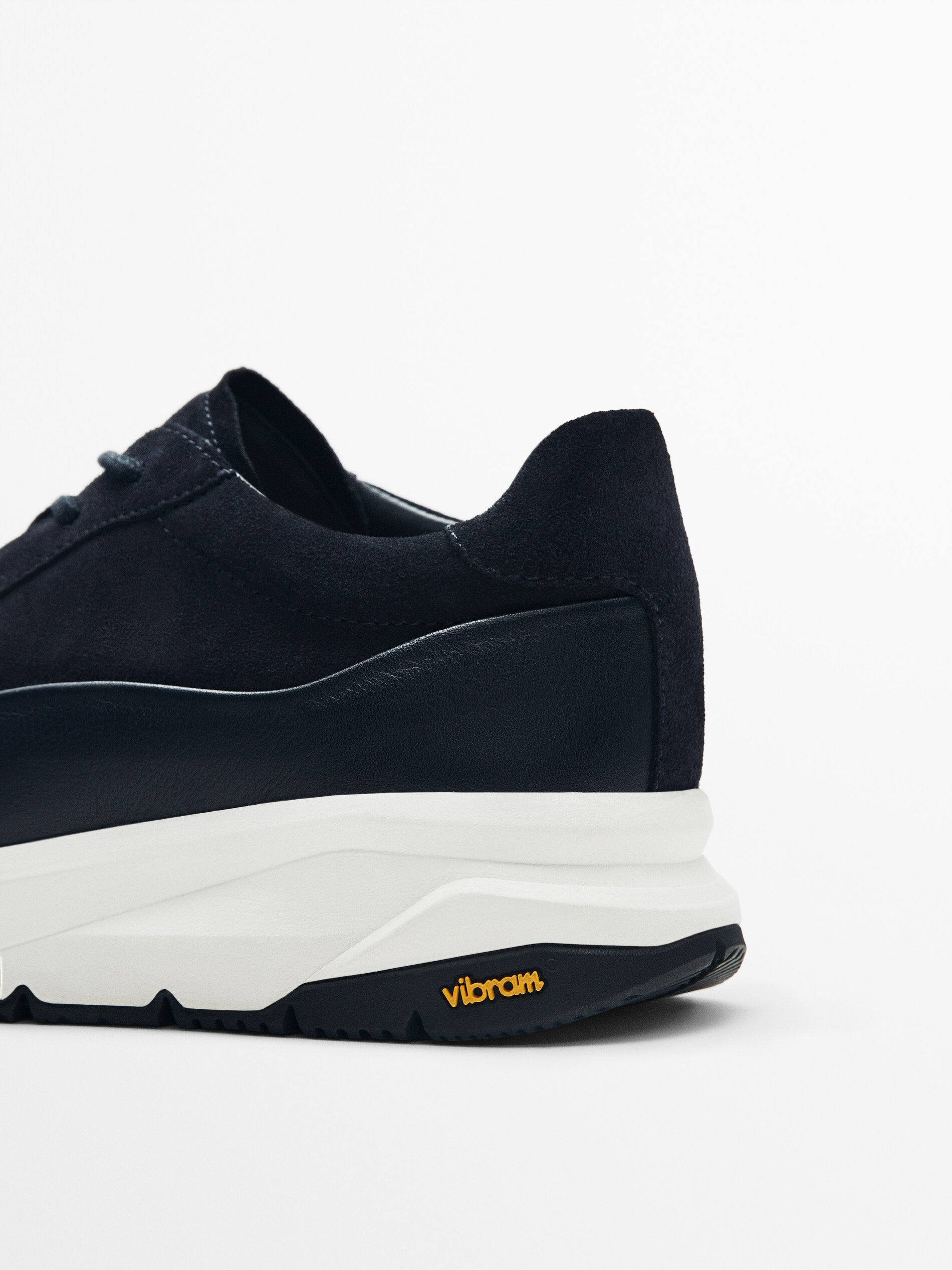 TÊNIS ESPORTIVO AZUL COM PISO VIBRAM - AZUL