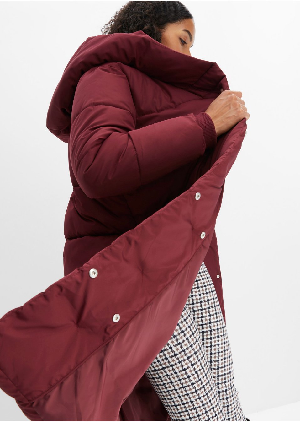 Manteau oversize matelassé avec capuche, en polyester recyclé