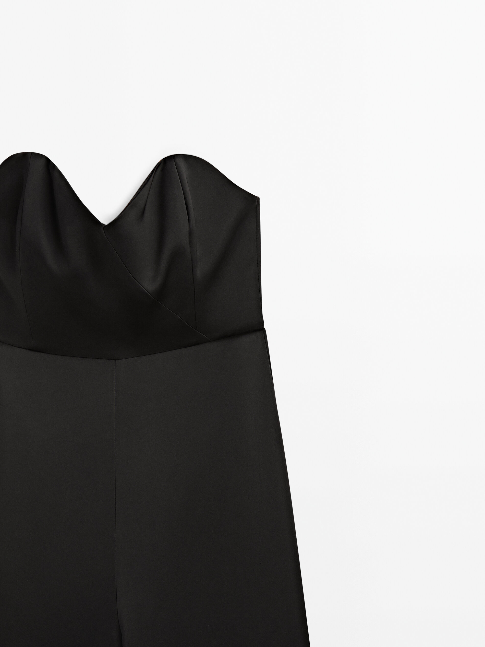 Macacão com decote coração - Studio - PRETO