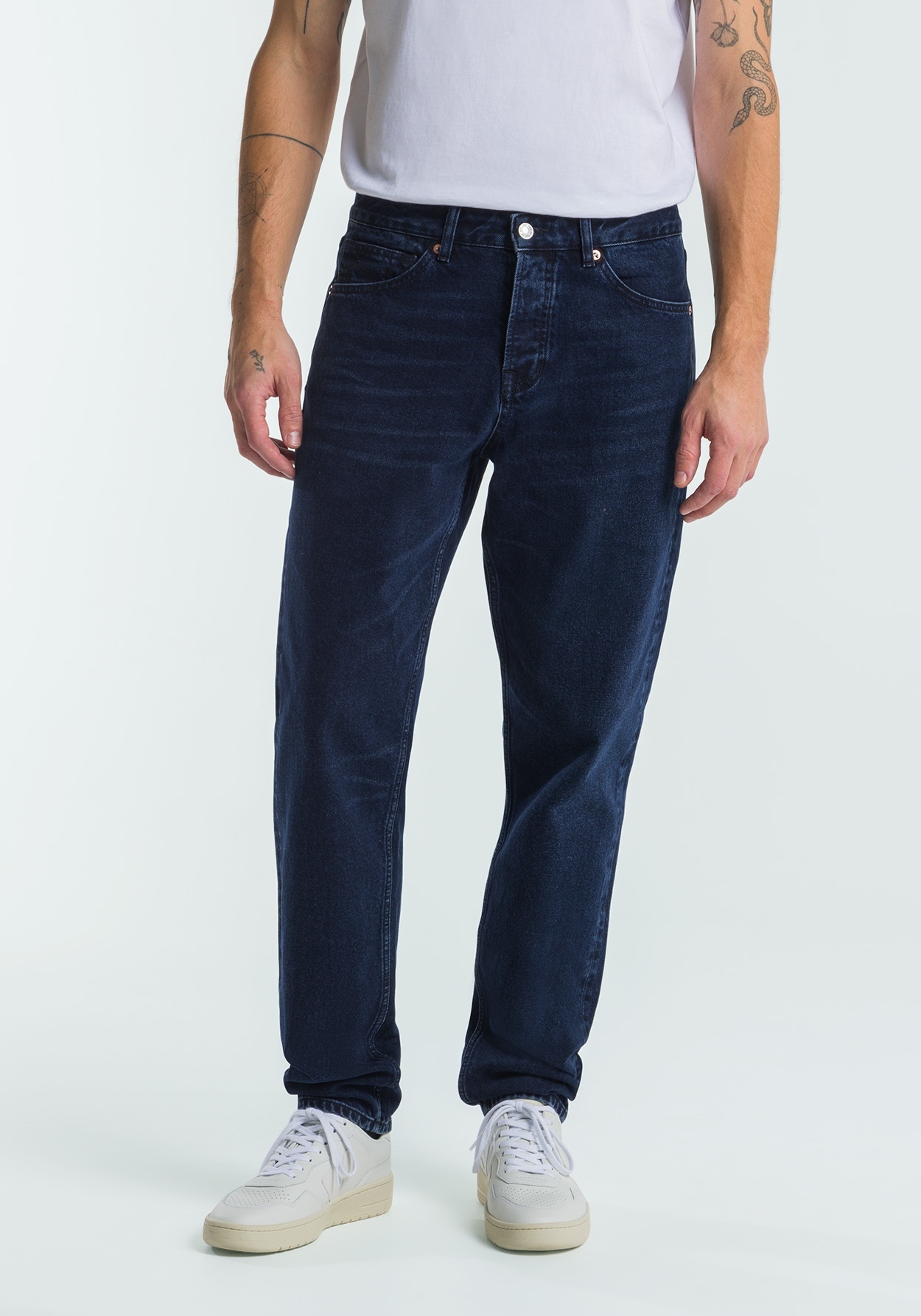 Kings Of Indigo Jeans Sushan Holo Blue Black Worn