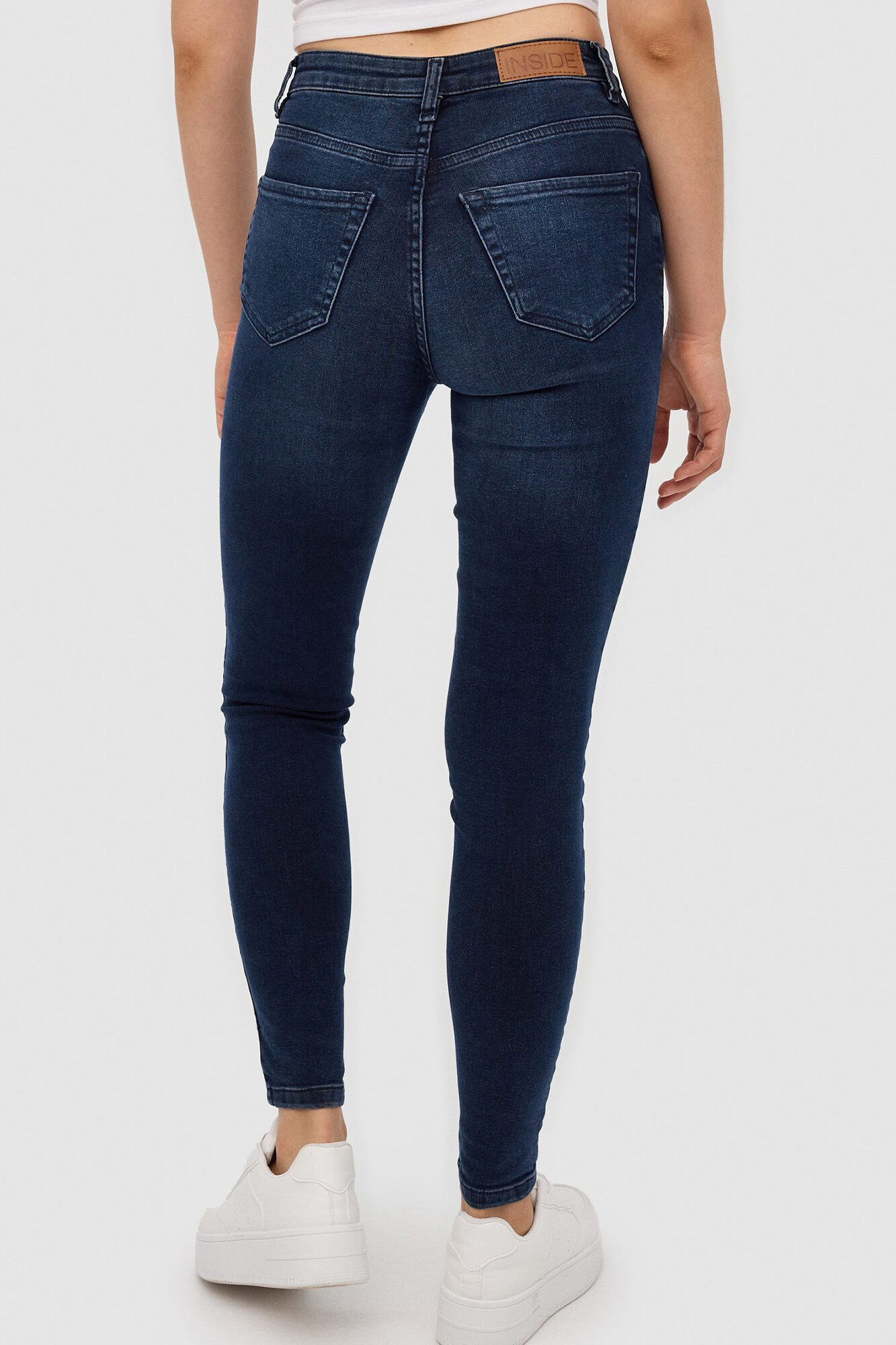 Calça jeans skinny básica de cintura média