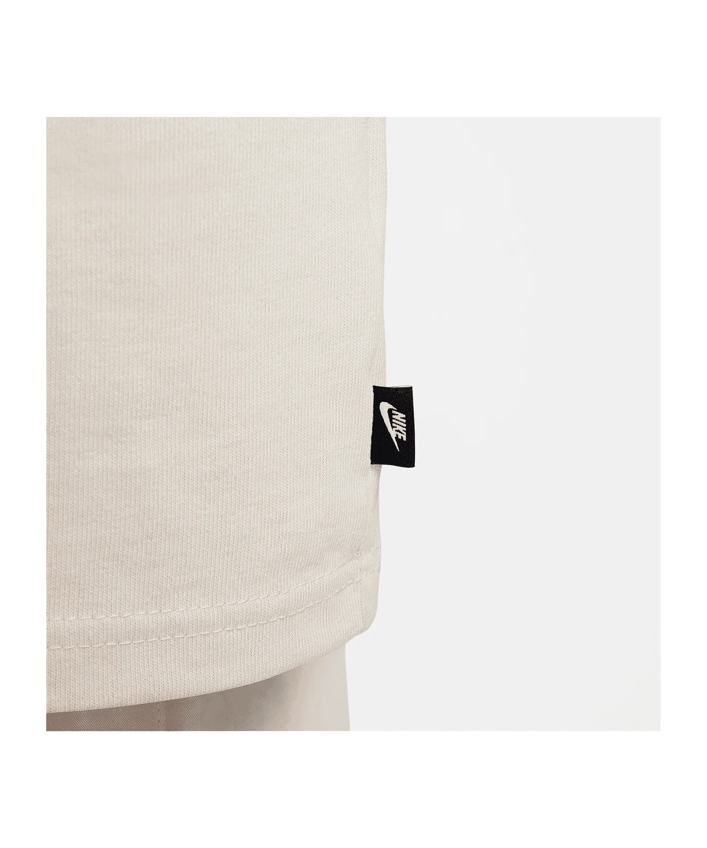 Nike Essential T-Shirt Braun F104