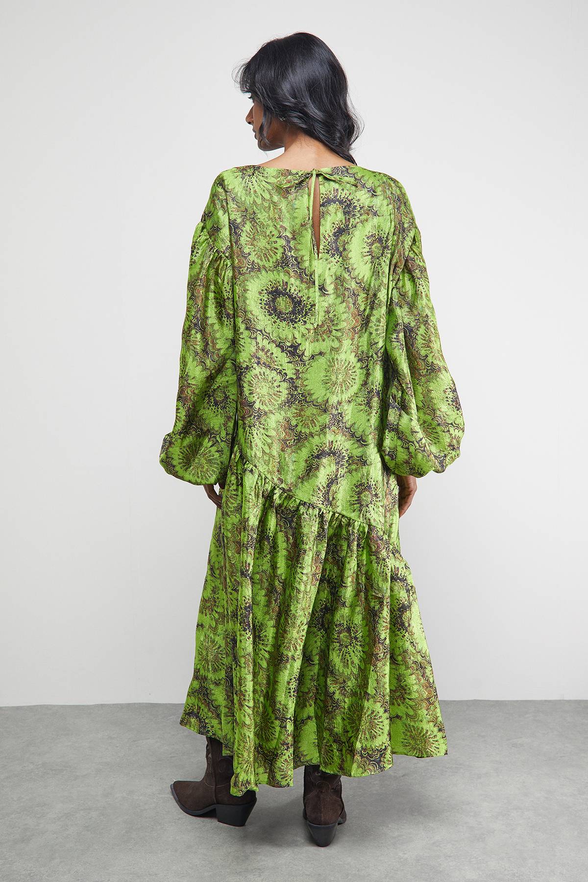 Warehouse Robe Midi à Manches Volumineuses et Couture Asymétrique en Organza Texturé