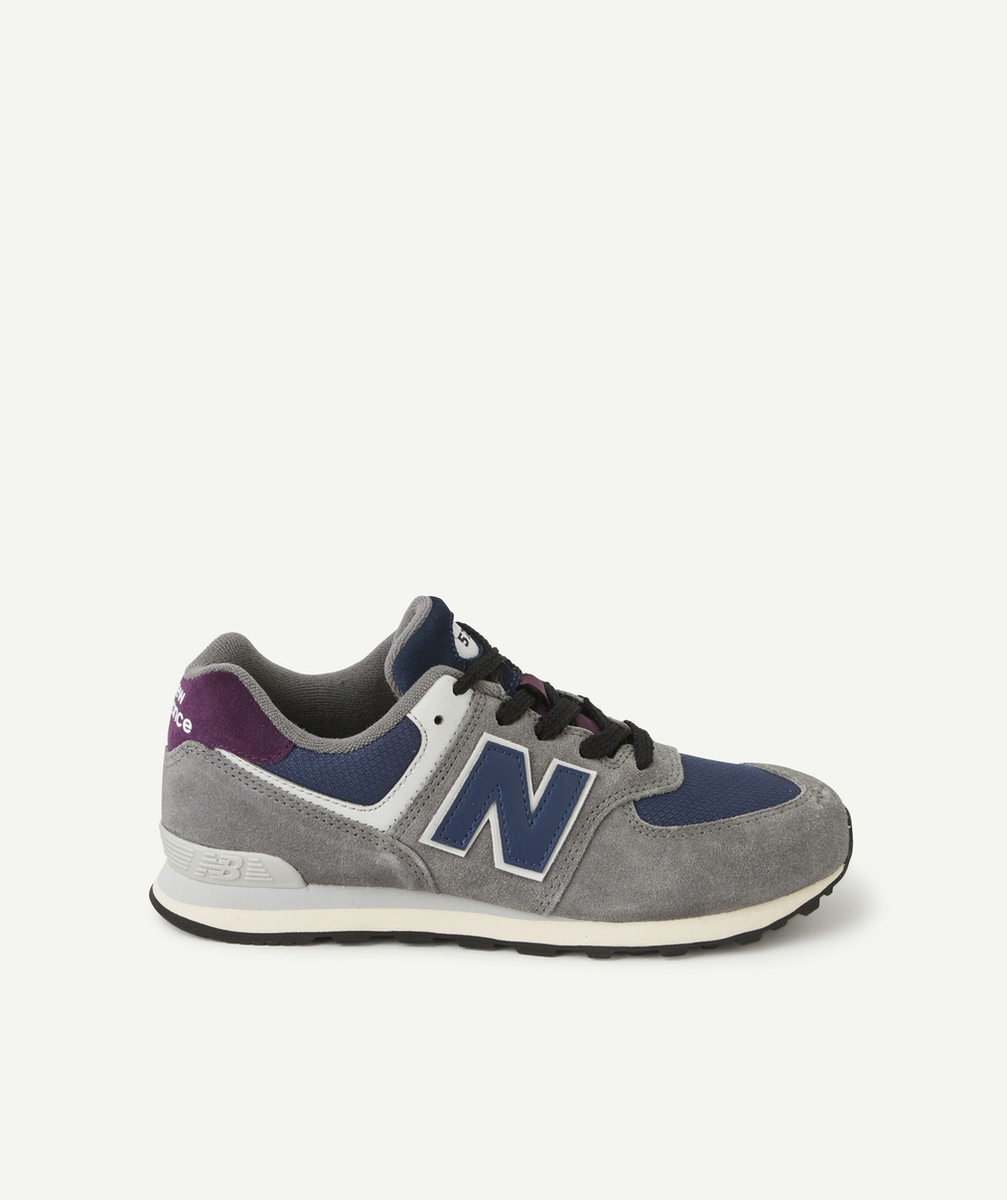 NEW BALANCEBASKETS À LACETS 574 GARÇON GRIS LOGO BLEU