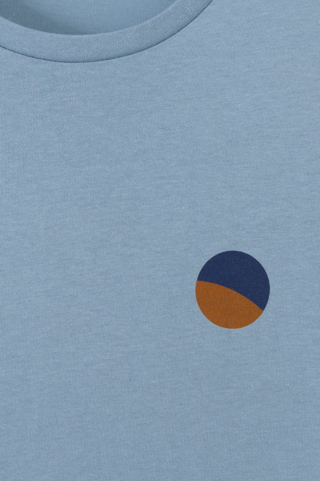 Lichtblauw T-shirt met artwork