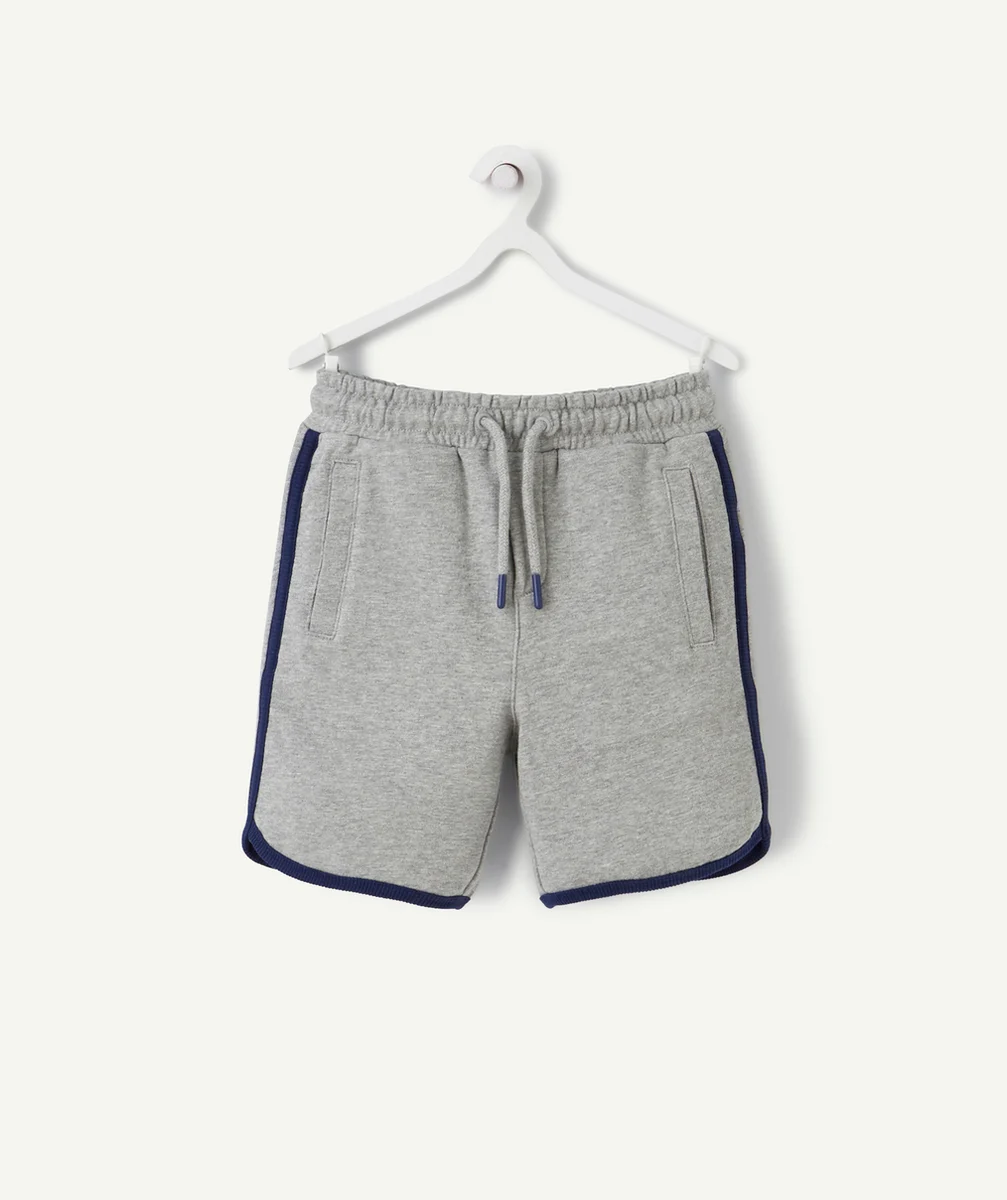 BERMUDA EN COTON GRIS GARÇON AVEC BANDES BLEUES