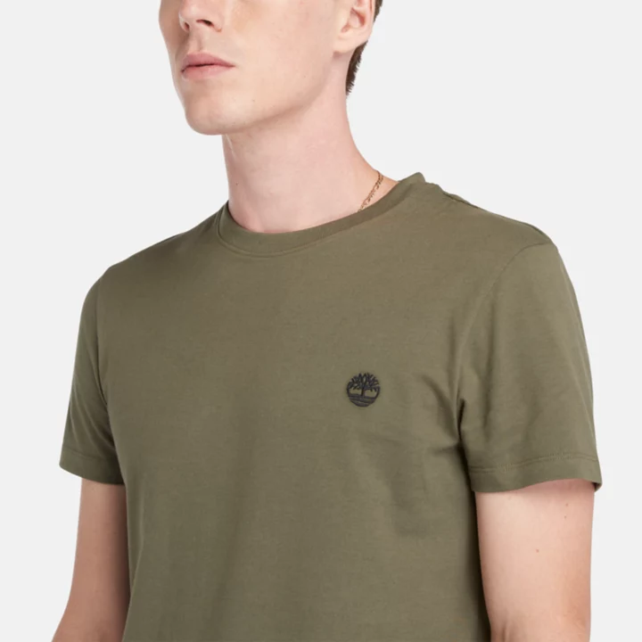 Camiseta masculina Dunstan River Slim-Fit na cor verde escura.