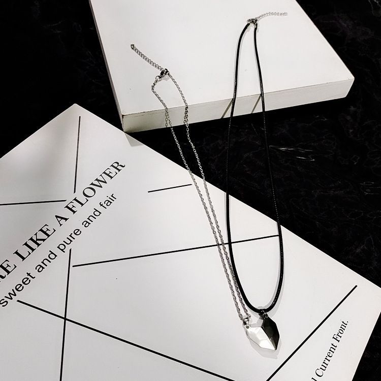 Malikasa - Magnetische ketting met bijpassende hanger in de vorm van een hart