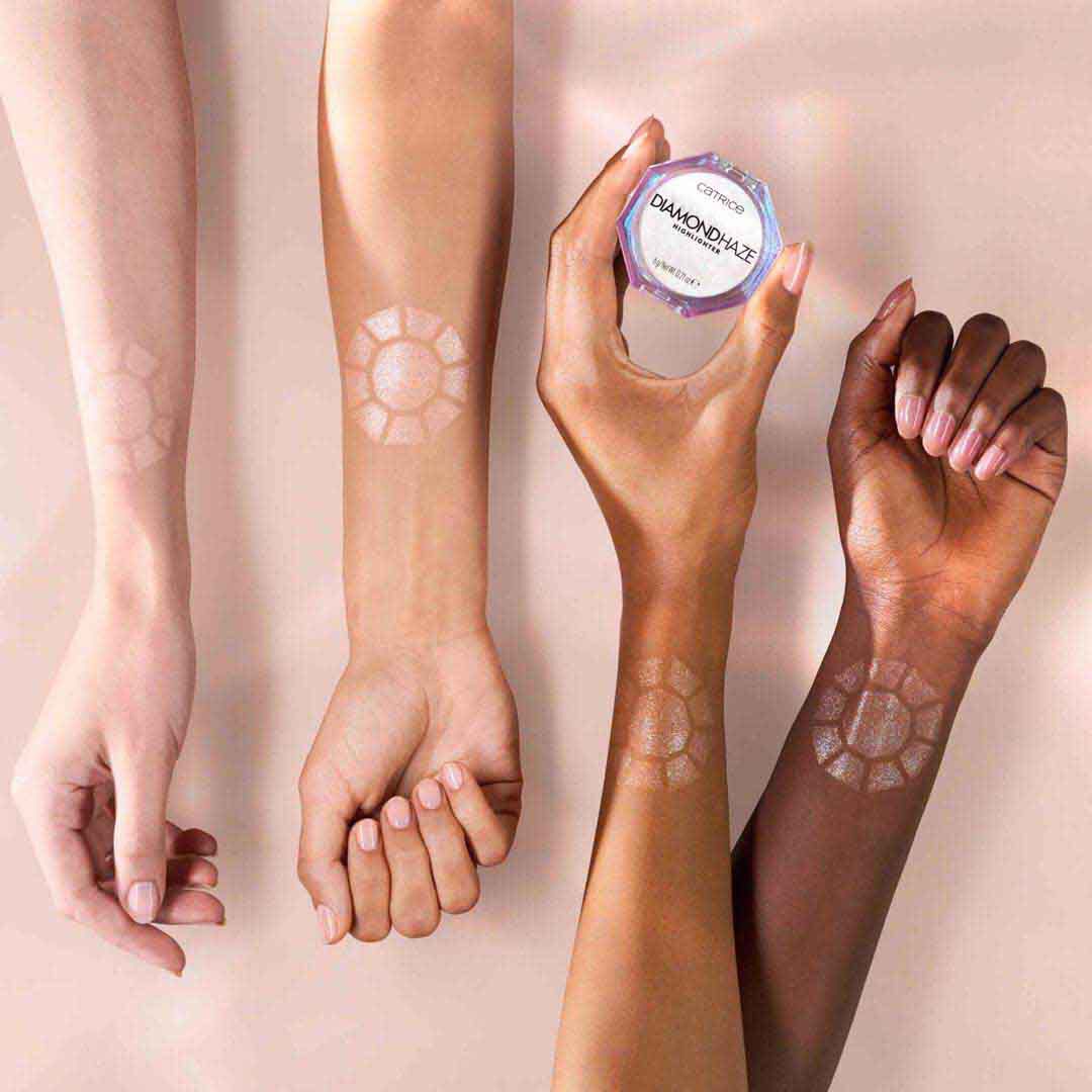 CATRICE  Iluminador de neblina de diamante