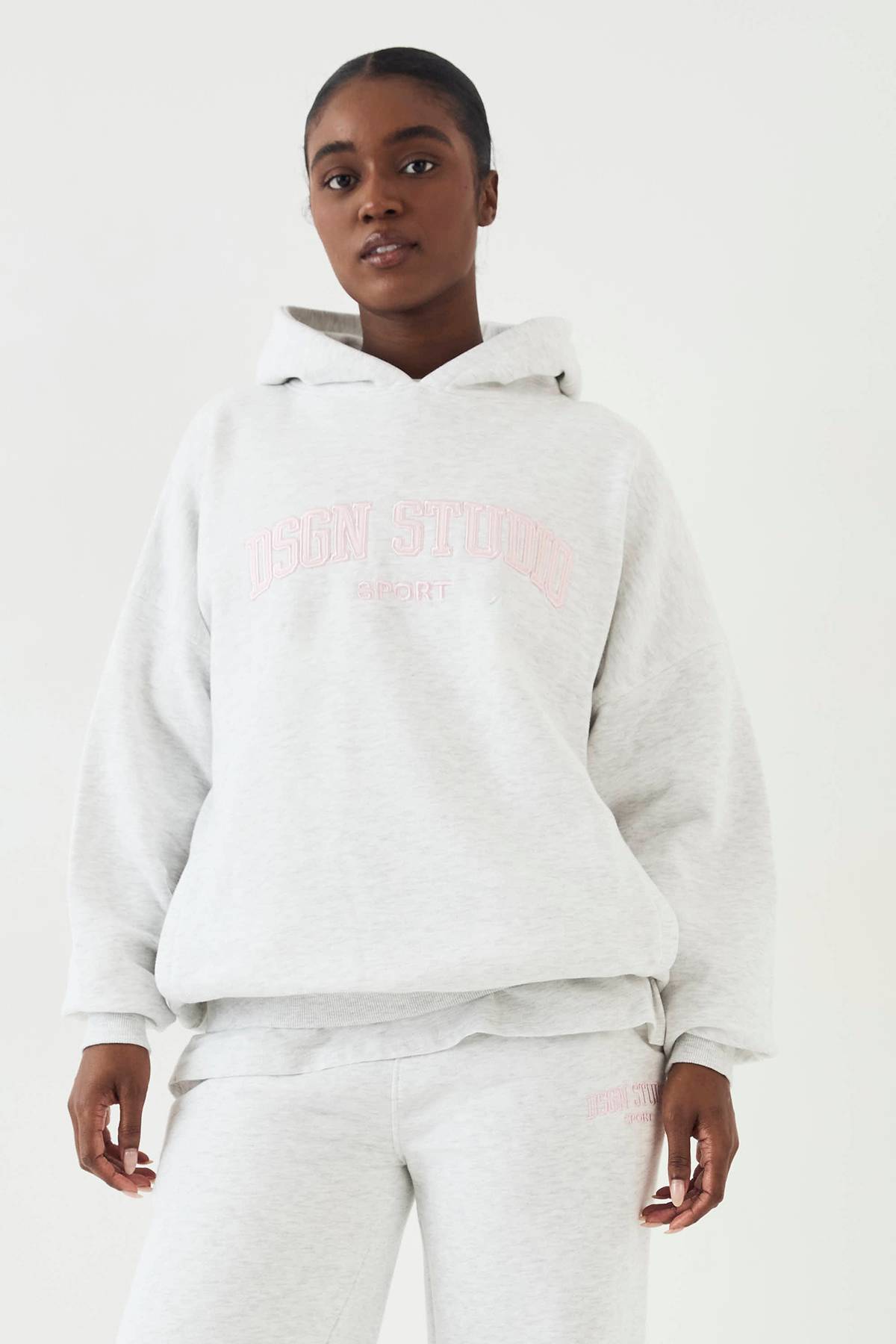 Sweat à Casynthétiqueche Surdimensionné DSGN Studio avec Appliqué