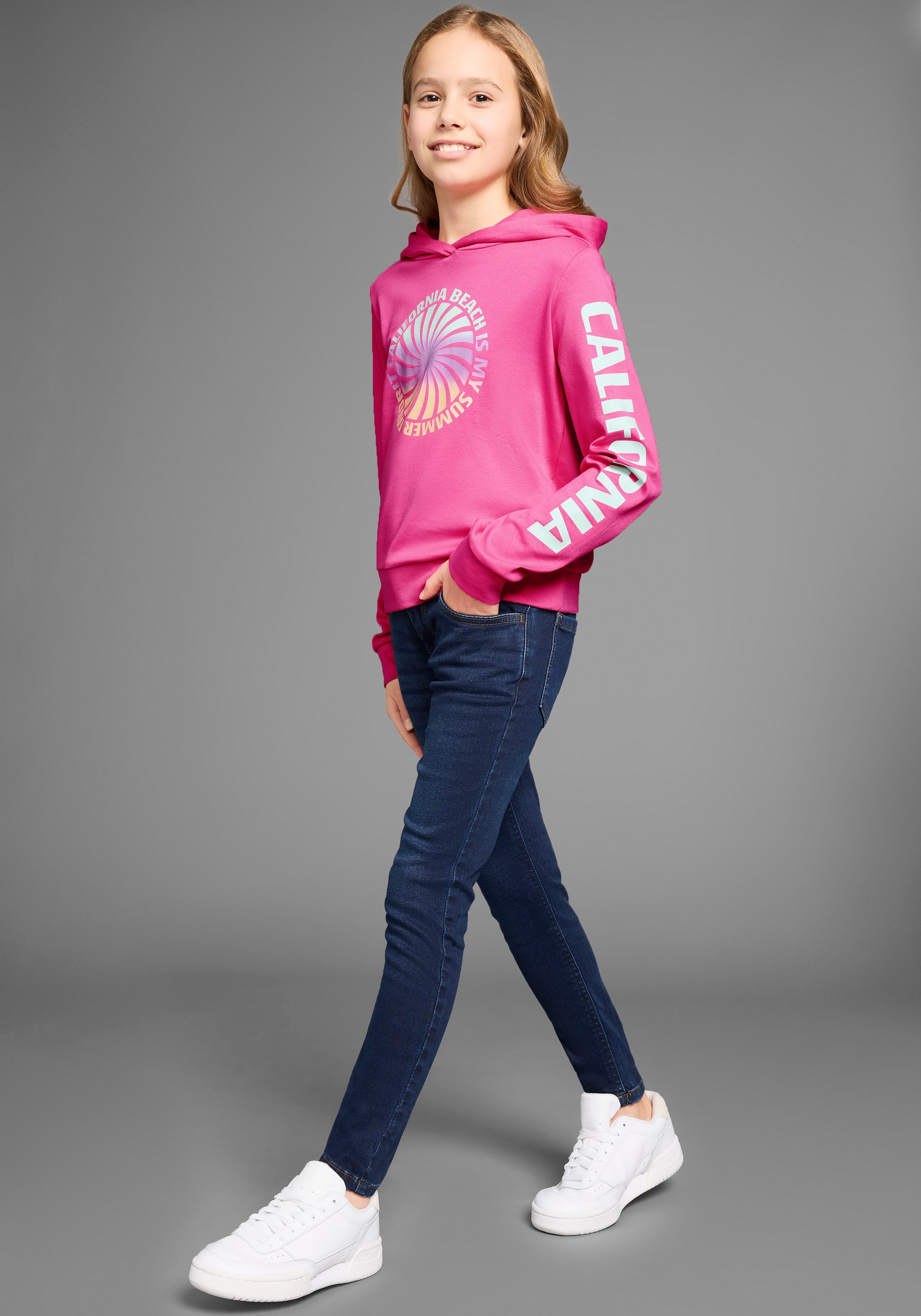 KIDSWORLD Kapuzenshirt », Langarmshirt mit Ärmelprint«, Langarm,  gerade Passform,  mit coolem Aufdruck