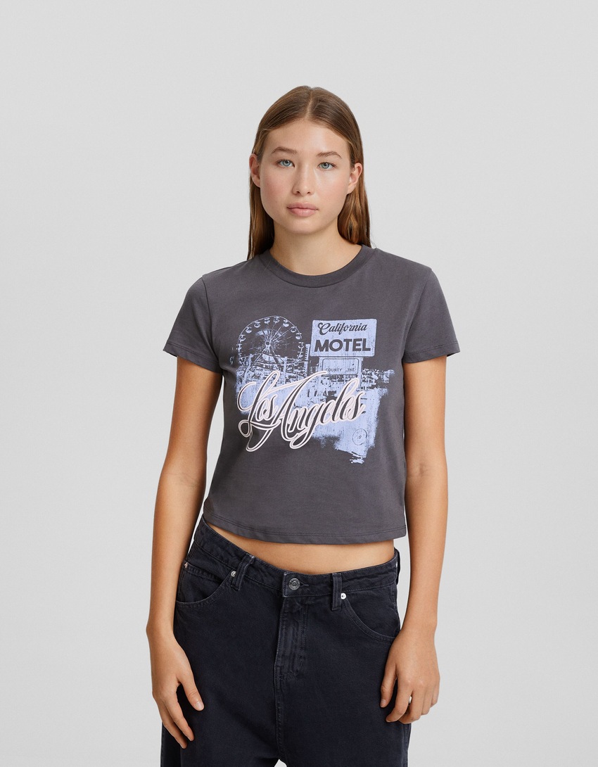 Camiseta de manga curta com estampa e modelagem regular