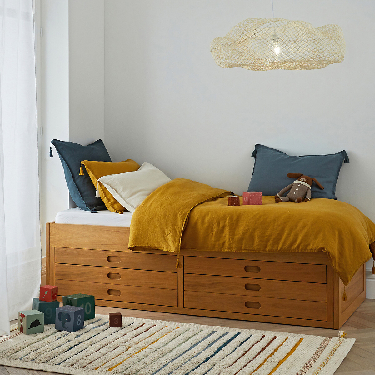 AM.PM<br>Cama plataforma, folheado de carvalho Octavo