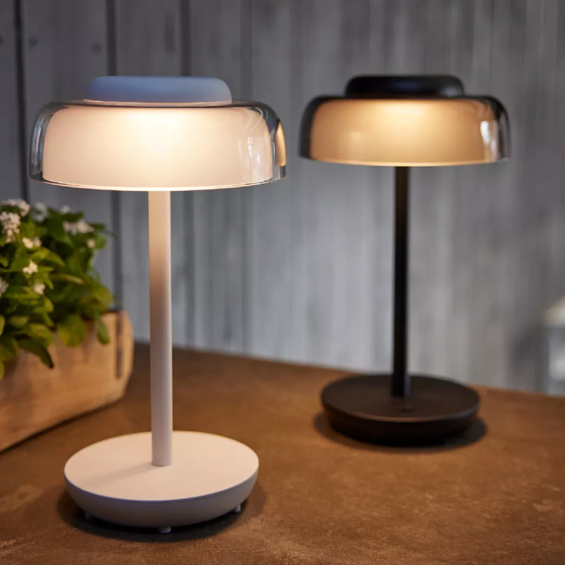 Lampe de table sans fil rechargeable USB 18 LED (H28 cm) Tribeca Noir