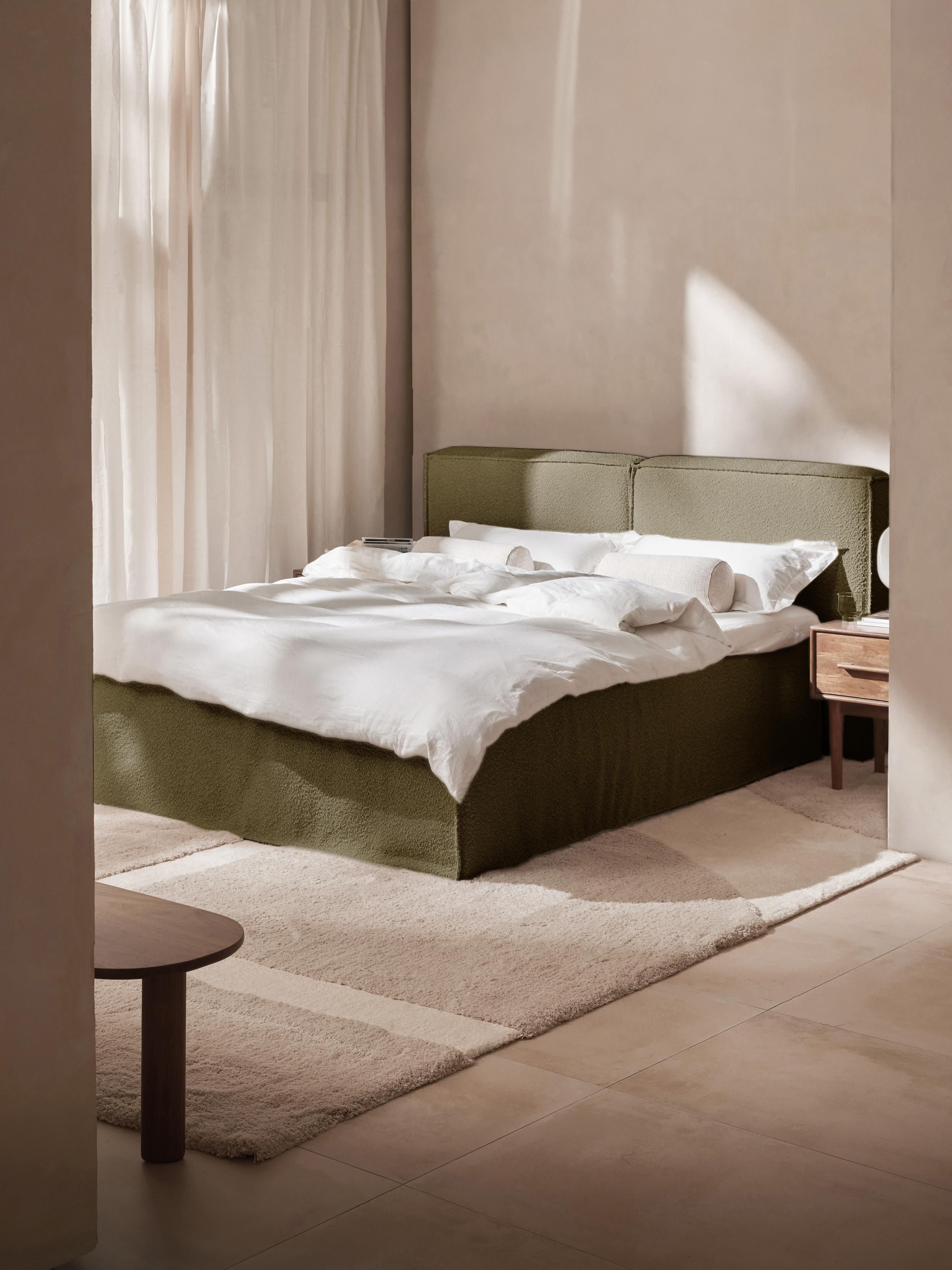 Bouclé boxspring bed Lennon
