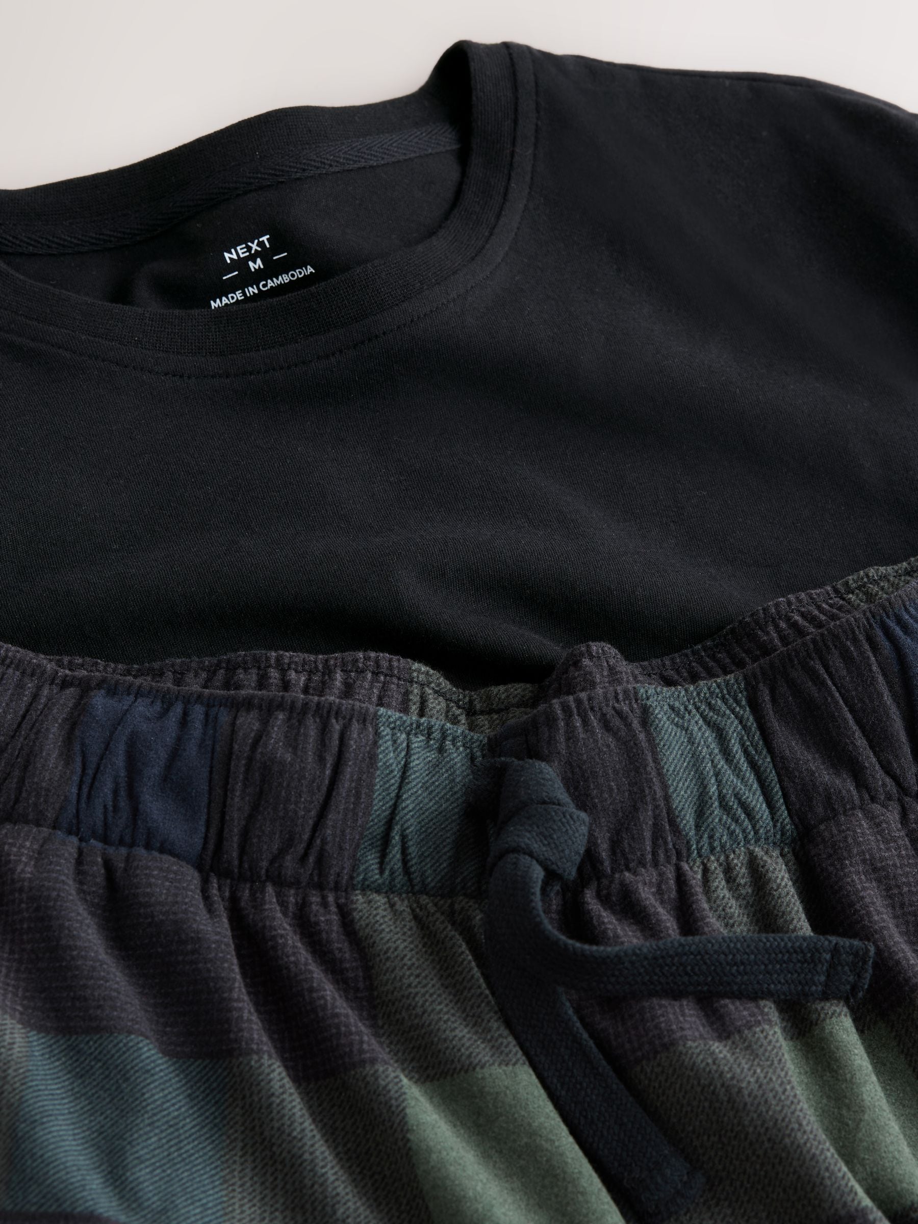 Zwart/groen/blauw - Motionflex - Behaaglijke pyjama met lange mouwen