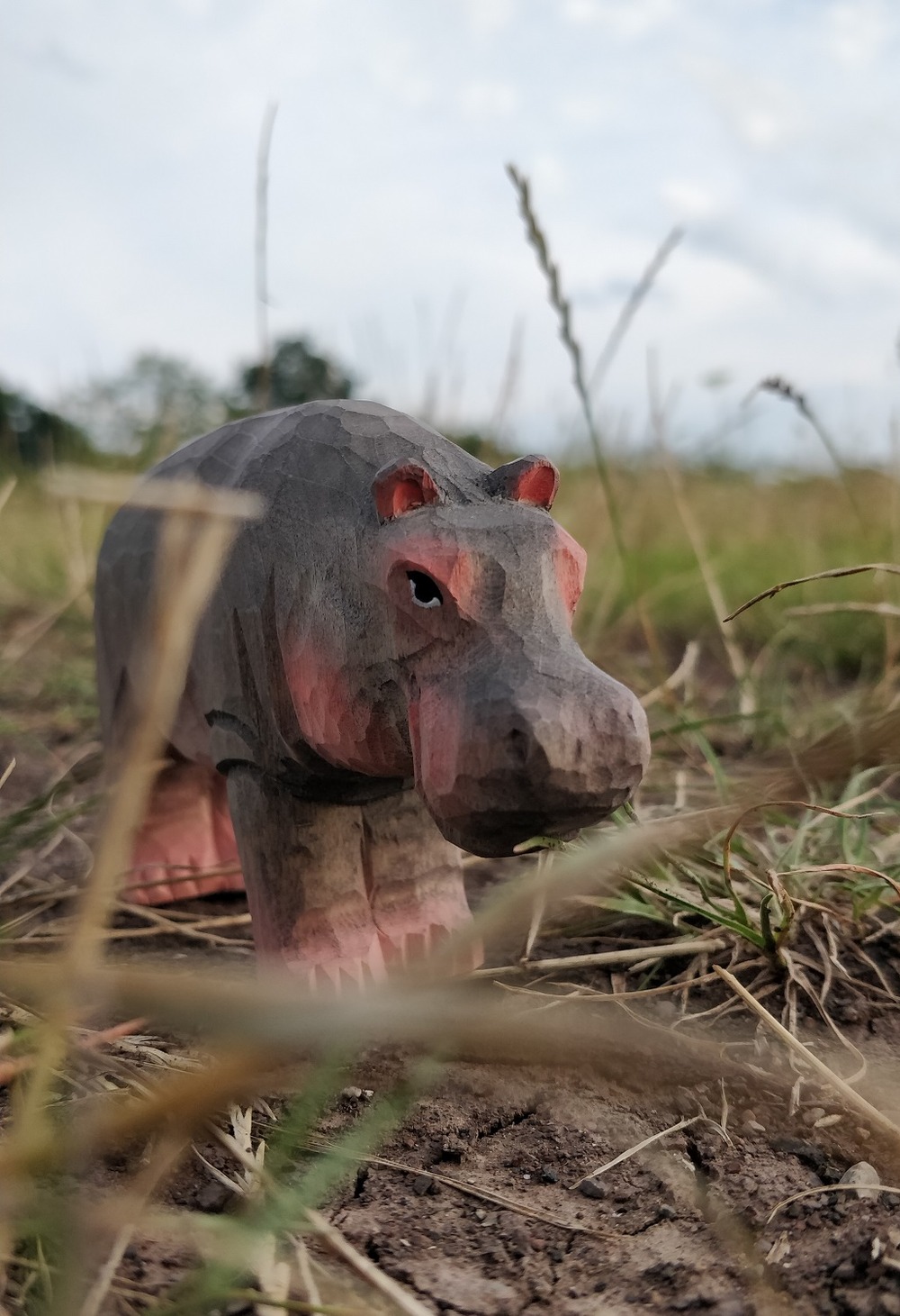Figurine hippopotame en bois