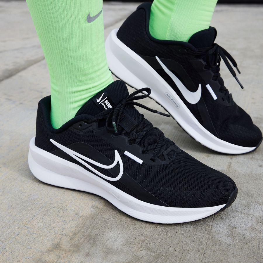 Nike Chaussures de Running Downshifter 13 - Noir/Blanc/Gris Femme
