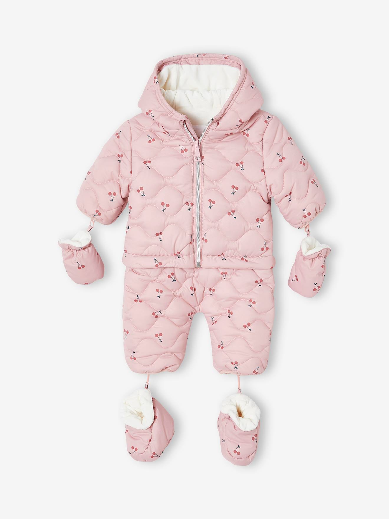Macacão infantil 2 em 1 na cor malva com luvas e pantufas.