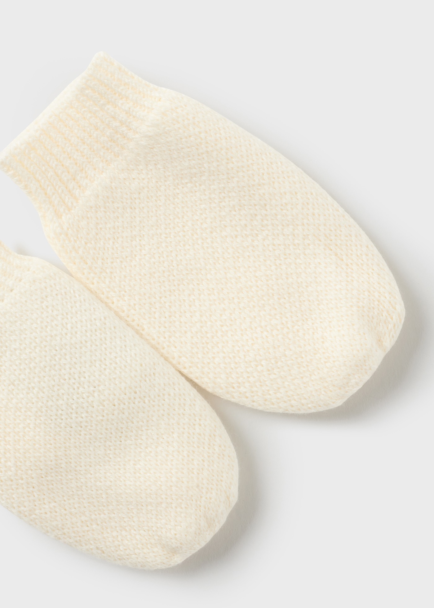 Conjunto de gorro e luvas Better Cotton para recém-nascidos com orelhinhas.