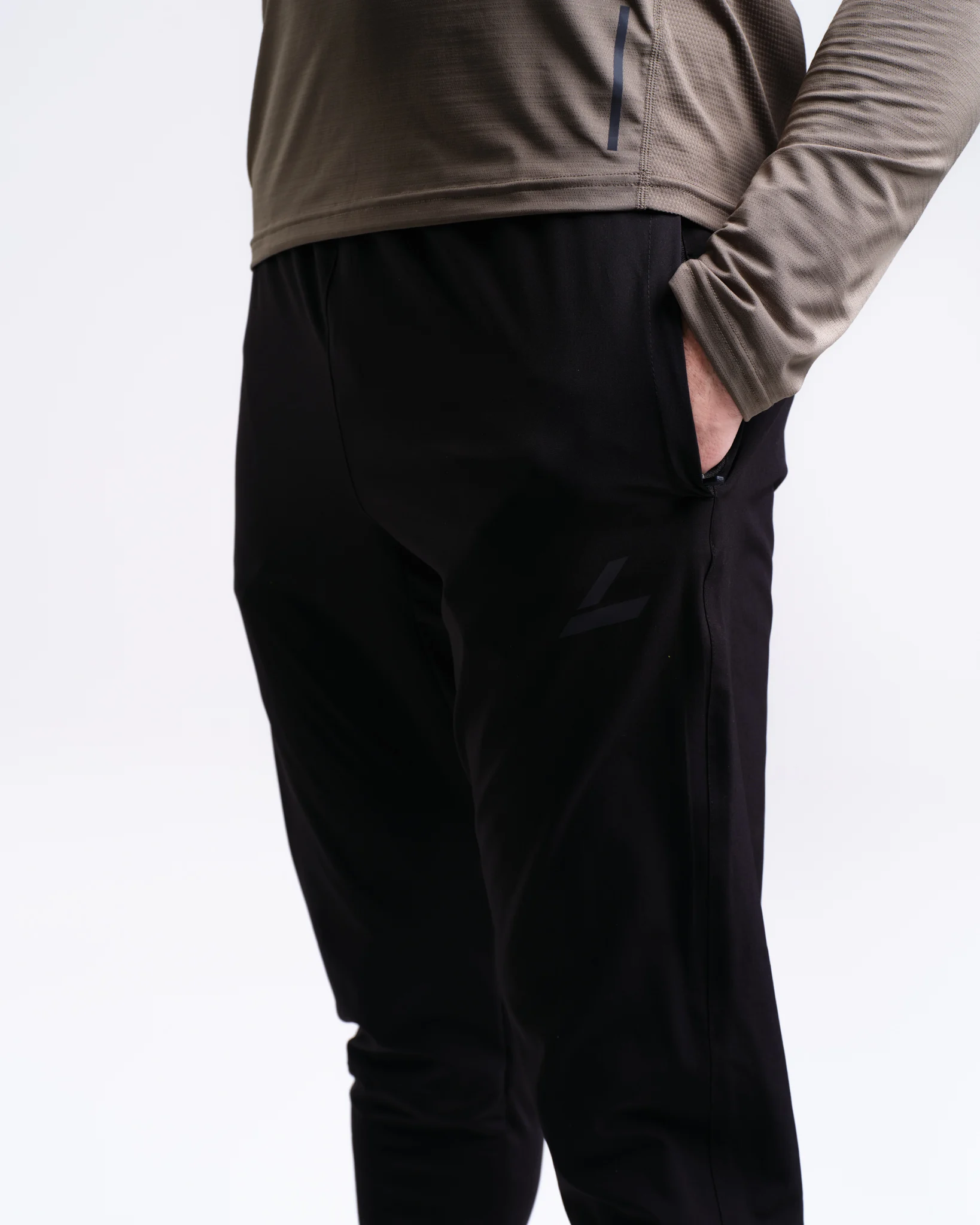 LEVITY Core Hybrid Pants M Black