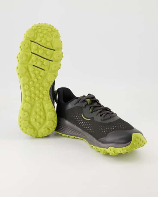 Under Armour UA Charged Sneaker in Schwarz