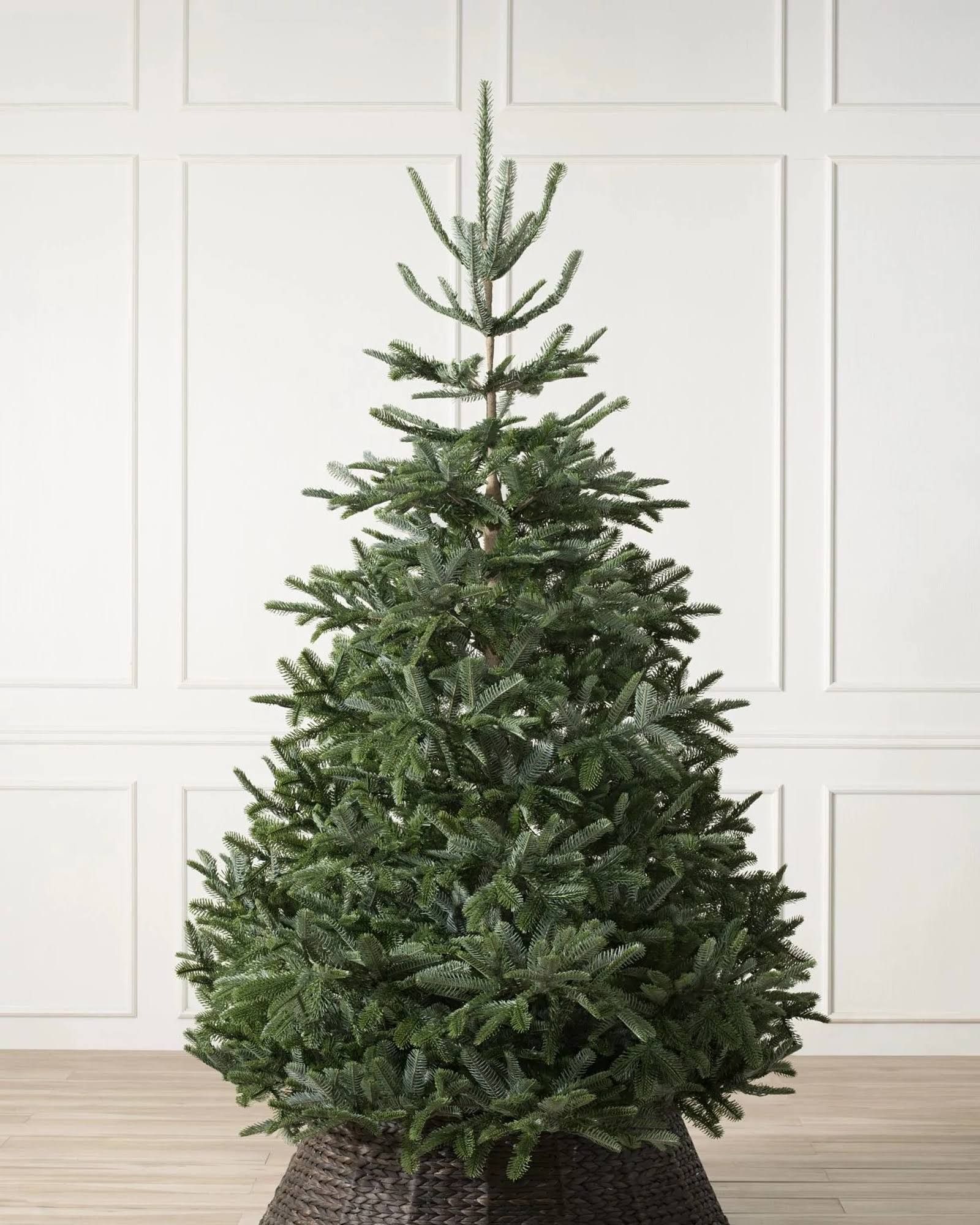 Künstlicher Weihnachtsbaum 183 cm Nordmanntanne Flip Tree unbeleuchtet von Balsam Hill