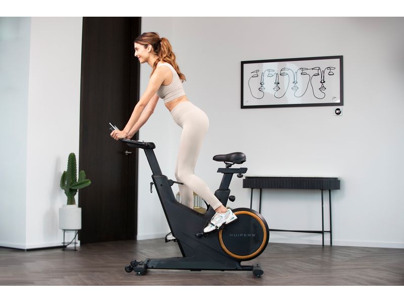 Kuipers Fitness Indoor Bike S3 Schwarz Indoor Bike für ein intensives und gelenkschonendes Training