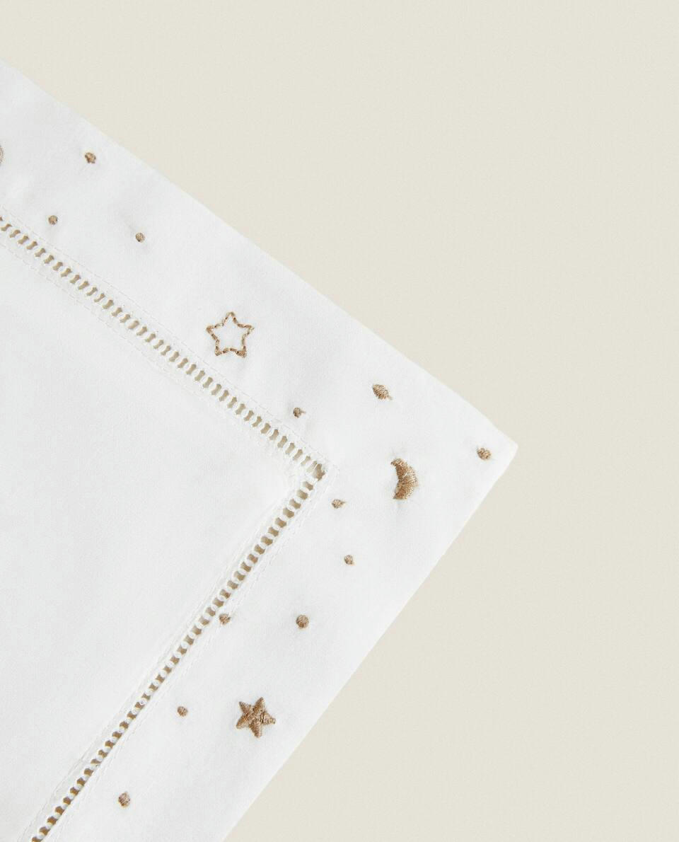 Jogo de lençóis de cima bordados com lua e estrela