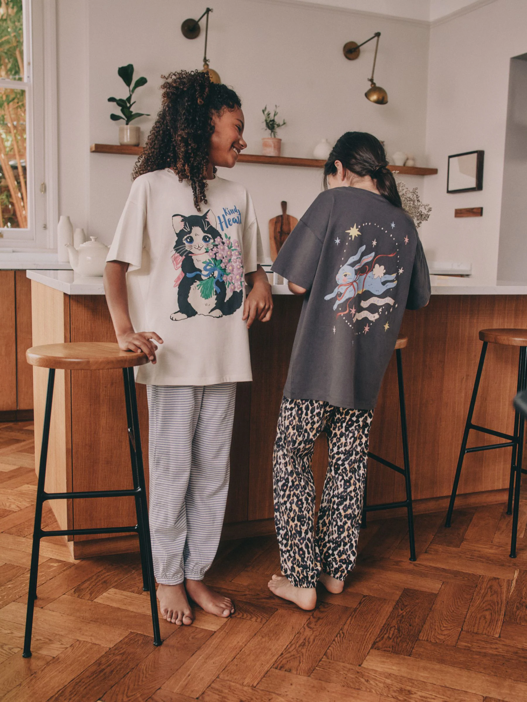Charcoal Grey Cat Print - Verpakking van 2 pyjama's met joggingbroek (3 - 16 jr)