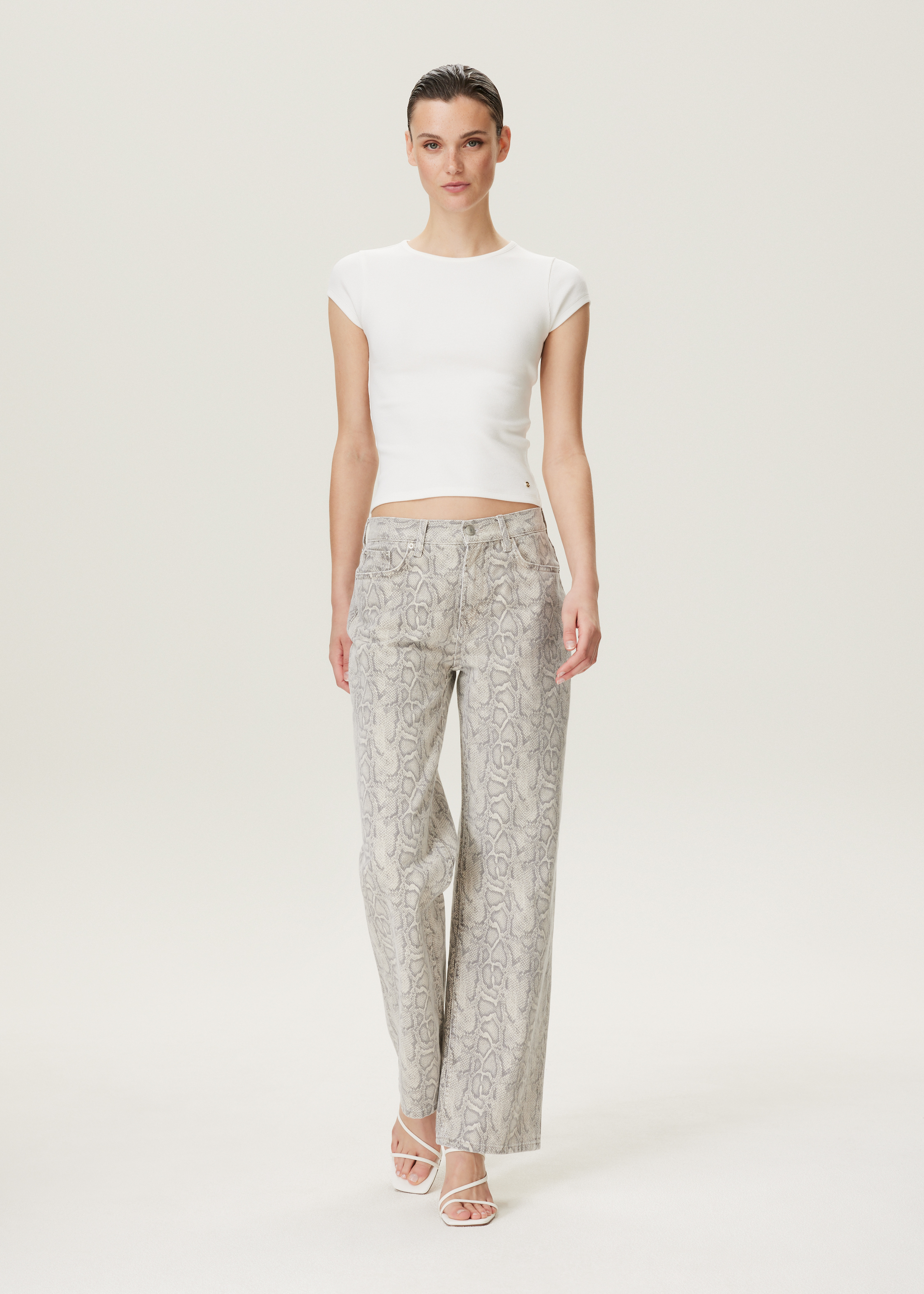 Top met ribstructuur